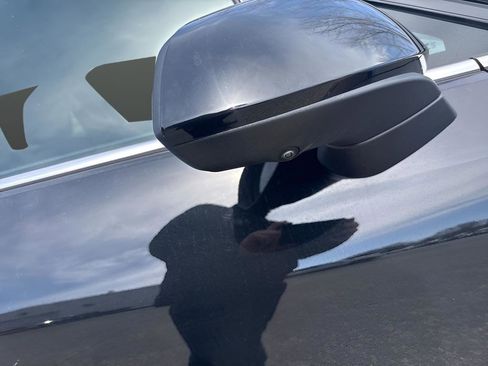 Used 2025 Chevrolet Equinox EV LT w/ Convenience Package image 12