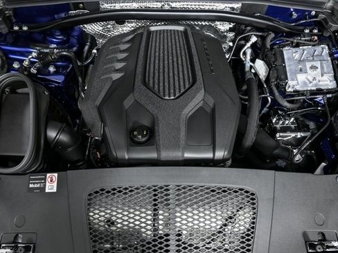 New 2026 Porsche Macan AWD/4WD image 35