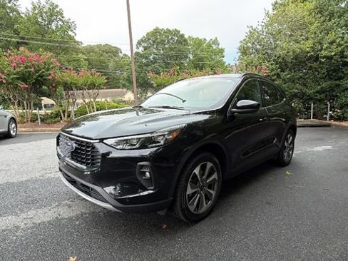 Certified 2024 Ford Escape Platinum AWD/4WD image 3
