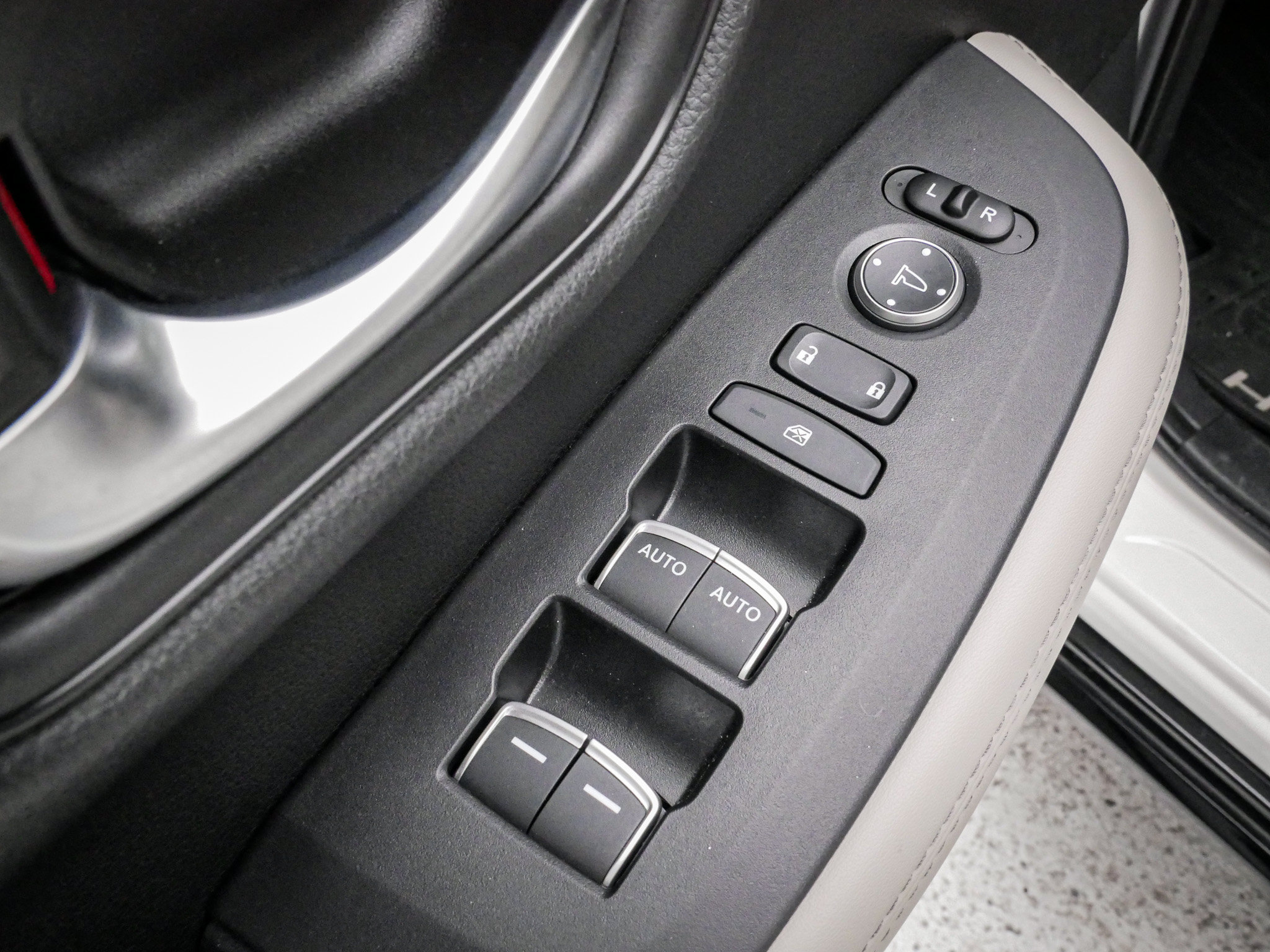 Certified 2026 Honda HR-V EX-L image 14