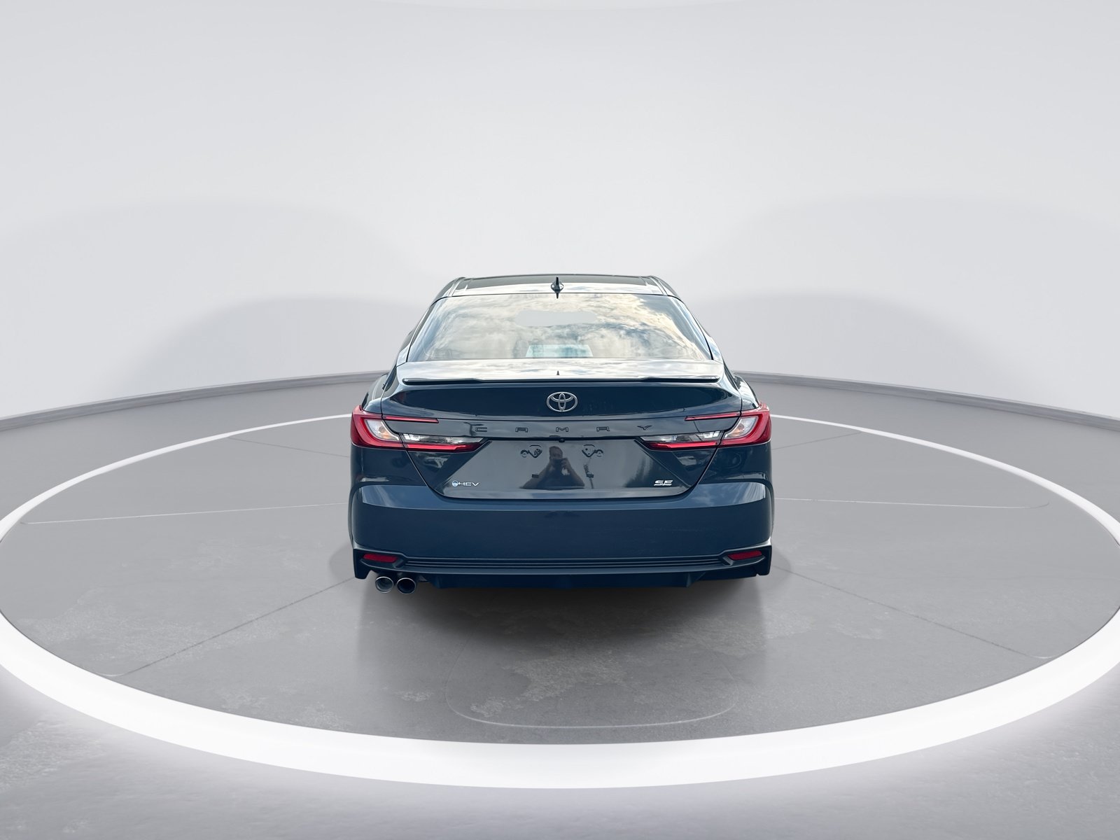 Used 2025 Toyota Camry SE FWD image 8
