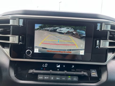 Used 2025 Toyota Tundra SR5 AWD/4WD image 18