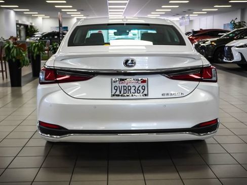 Certified 2025 Lexus ES 300h w/ Premium Package FWD image 7