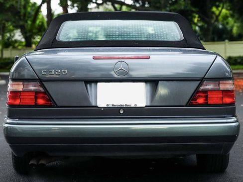 Used 1995 Mercedes-Benz E 320 Convertible image 19