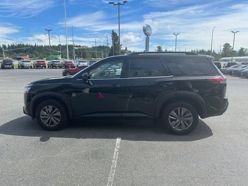Used 2025 Nissan Pathfinder SV AWD/4WD image 5