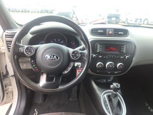 Used 2016 Kia Soul FWD image 14