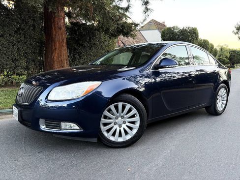 Used 2012 Buick Regal Leather image 2