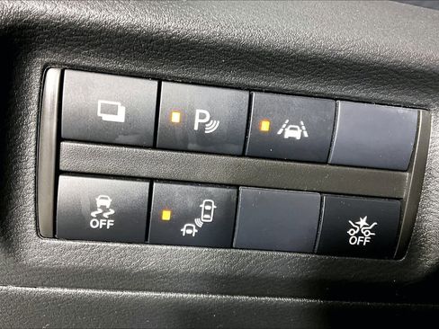 Used 2022 Nissan Kicks S image 32