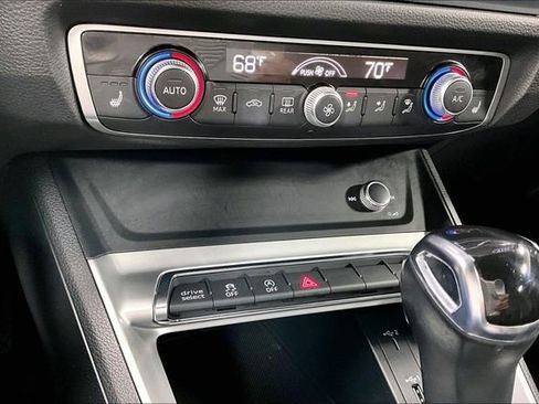 Used 2019 Audi Q3 2.0T Premium image 16
