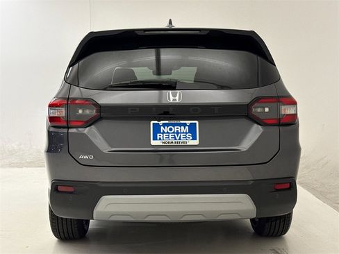 New 2025 Honda Pilot EX-L image 8