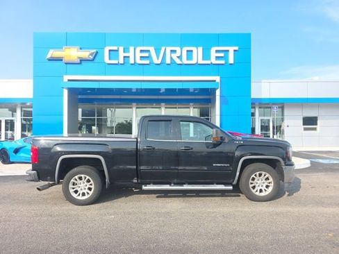 Used 2018 GMC Sierra 1500 SLE w/ SLE Value Package AWD/4WD image 2