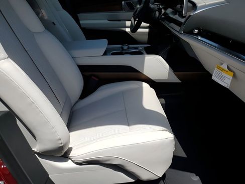 New 2026 Cadillac Vistiq Luxury image 16