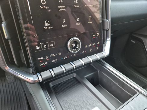 New 2026 GMC Acadia AT4 w/ Luxury Package AWD/4WD image 28