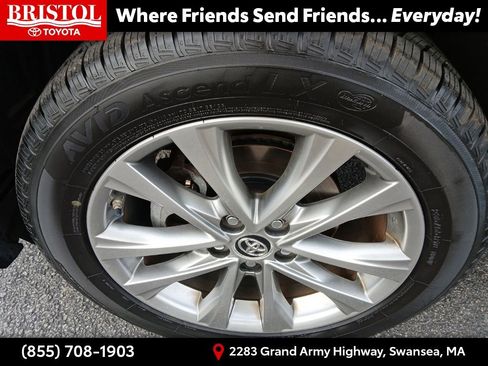 Used 2016 Toyota RAV4 Limited image 13