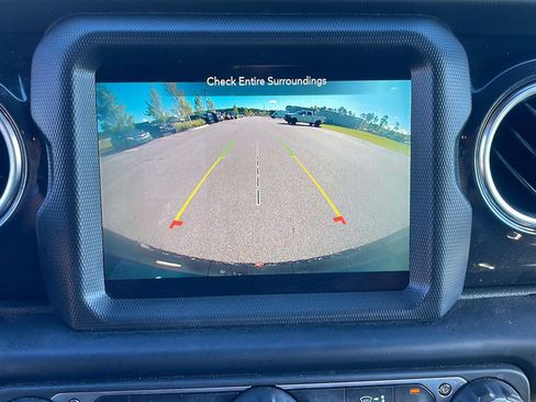 Used 2023 Jeep Wrangler Unlimited Sahara AWD/4WD image 24