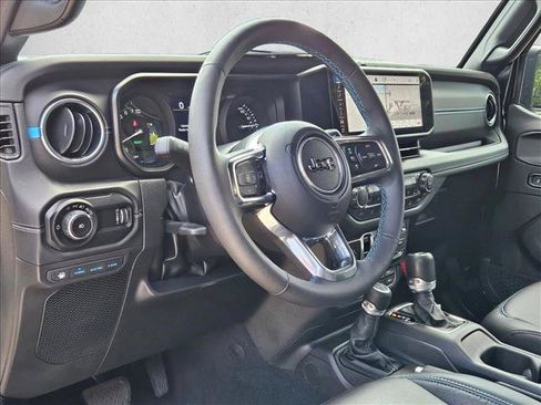 Used 2024 Jeep Wrangler High Altitude AWD/4WD image 9