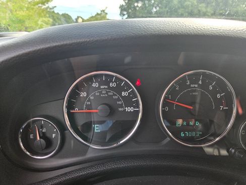 Used 2016 Jeep Wrangler Sport AWD/4WD image 17