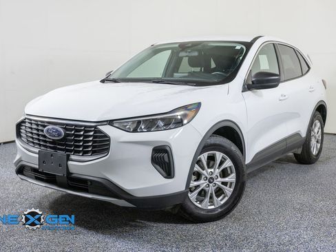 Used 2023 Ford Escape Active AWD/4WD image 3
