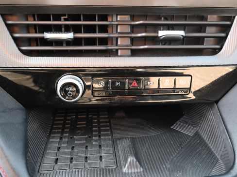 Used 2025 Ford Explorer ST-Line w/ Premium Package image 27