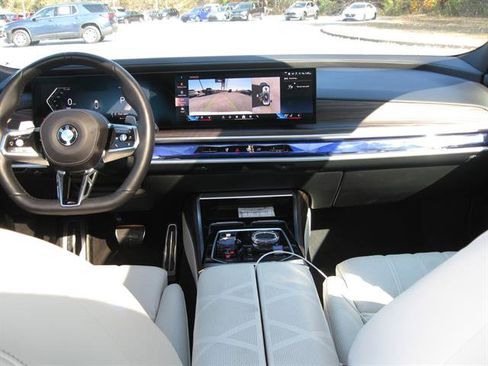 Used 2024 BMW 760i xDrive w/ Premium Package 2 image 6