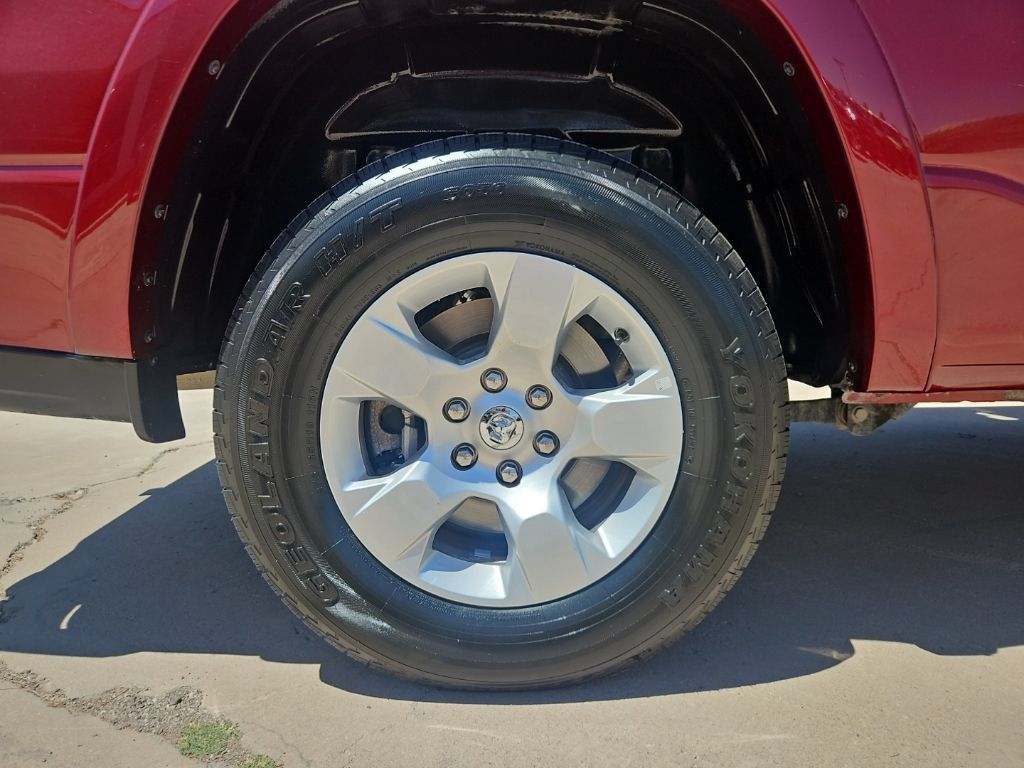 Used 2025 RAM 1500 Big Horn AWD/4WD image 8