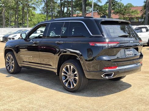 Used 2023 Jeep Grand Cherokee Overland w/ Luxury Tech Group IV RWD image 7