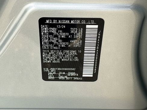 Used 2025 Nissan Armada SL w/ Captain's Chari Seat Package image 38