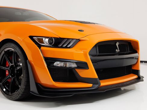 Used 2021 Ford Mustang Shelby GT500 w/ Carbon Fiber Track Pack RWD image 54