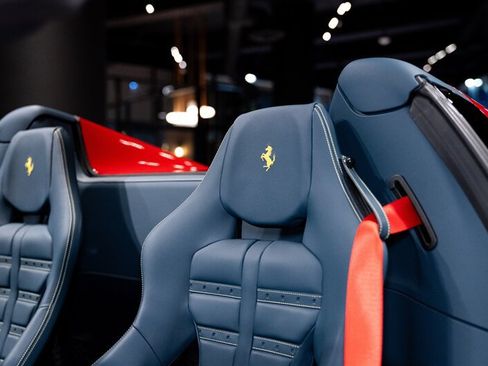 Used 2022 Ferrari F8 Tributo RWD image 11