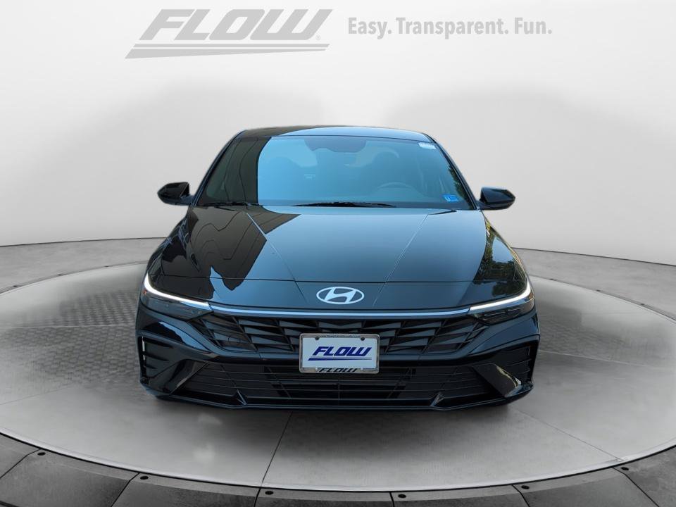 Certified 2025 Hyundai Elantra Sport FWD image 3