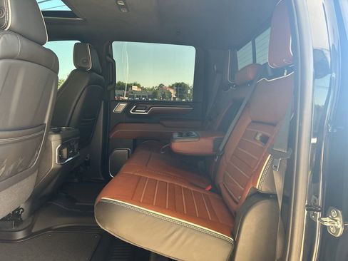 Used 2026 GMC Sierra 2500 Denali Ultimate AWD/4WD image 9