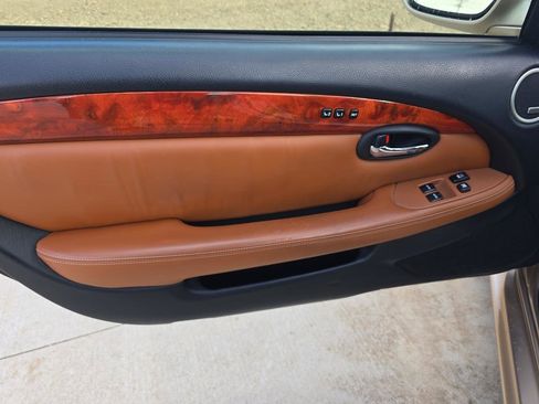 Used 2005 Lexus SC 430 Convertible image 10