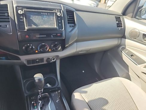 Used 2015 Toyota Tacoma PreRunner image 13