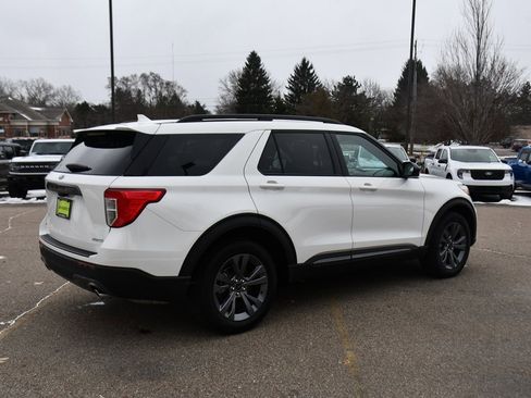 Used 2023 Ford Explorer XLT w/ Equipment Group 202A image 7