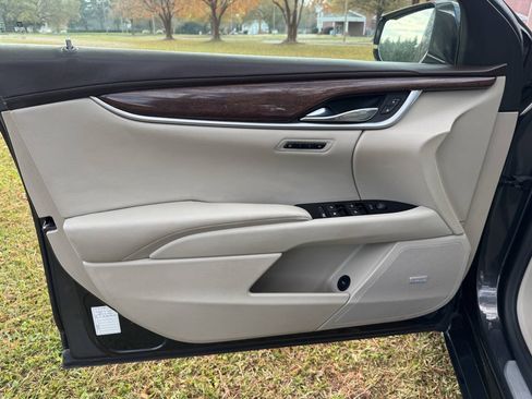 Used 2014 Cadillac XTS Luxury AWD/4WD image 11