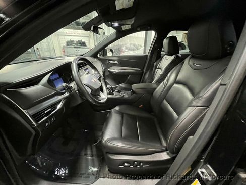 Used 2019 Cadillac XT4 Premium Luxury image 12