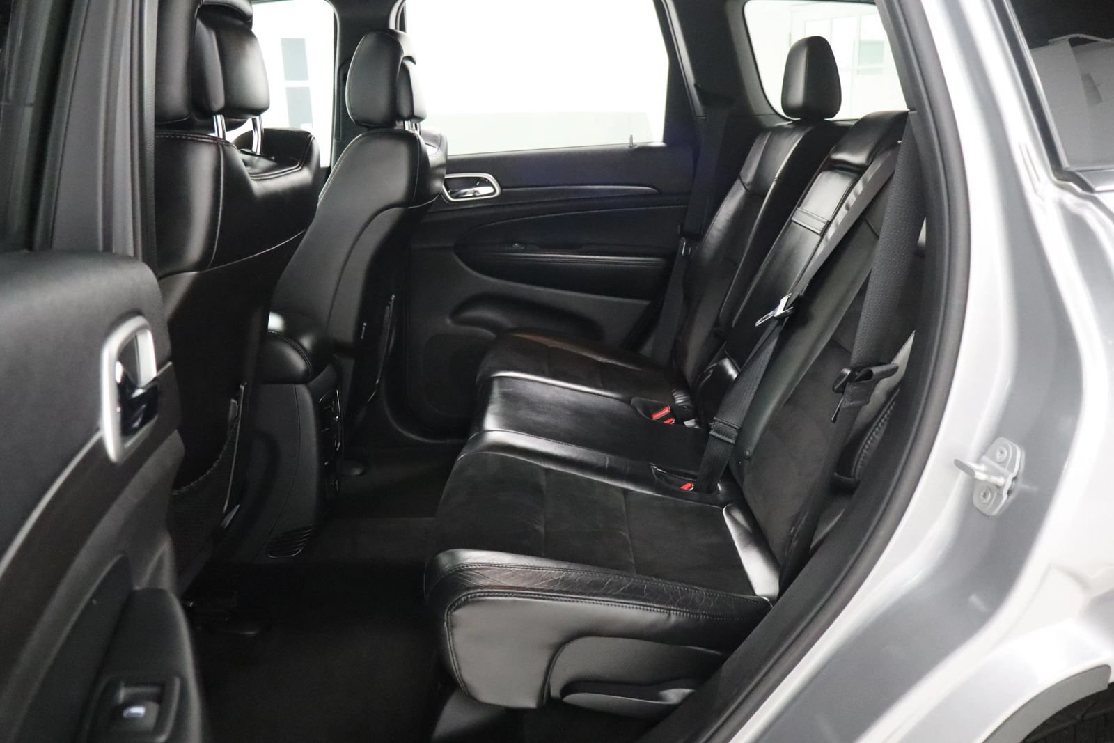 Used 2015 Jeep Grand Cherokee Altitude AWD/4WD image 18