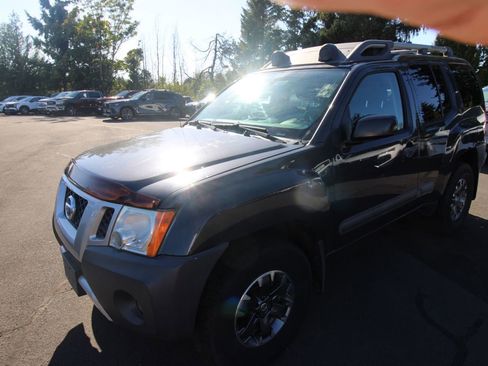 Used 2015 Nissan Xterra PRO-4X w/ Pro-4x Leather Package image 17