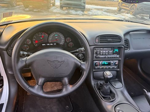 Used 2002 Chevrolet Corvette Convertible w/ Preferred Equipment Group1 image 29