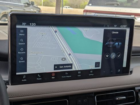 Used 2023 Lincoln Nautilus Standard w/ Premium Package image 17