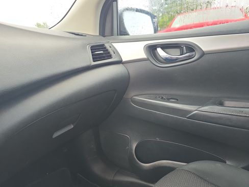 Used 2019 Nissan Sentra S w/ Appearance Package FWD image 26