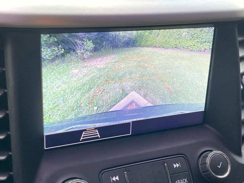 Used 2022 GMC Acadia SLE FWD image 26