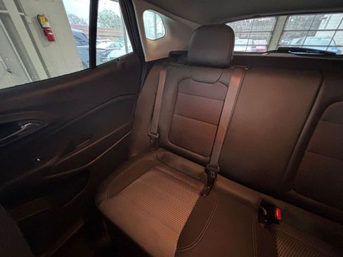 Used 2025 Chevrolet Trax LT image 40