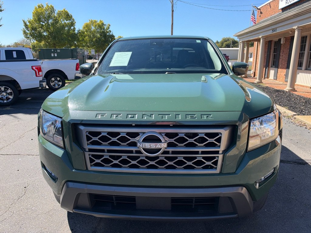 Used 2022 Nissan Frontier SV w/ Technology Package RWD image 3