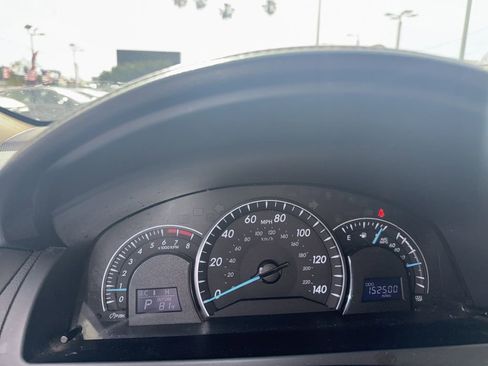 Used 2015 Toyota Camry LE image 12