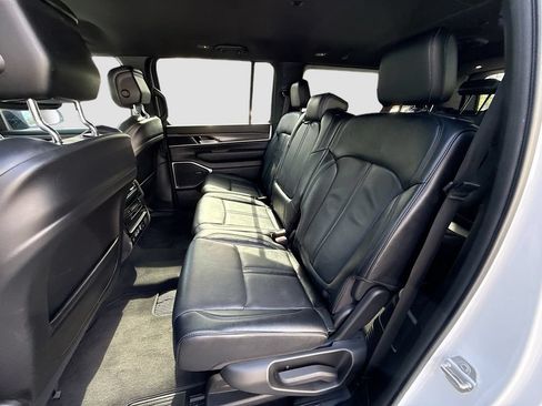 Used 2024 Jeep Wagoneer L Series III w/ Flexible Seating Group AWD/4WD image 26