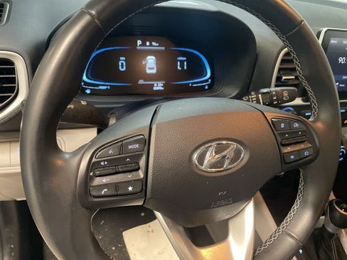Certified 2023 Hyundai Venue SEL image 21