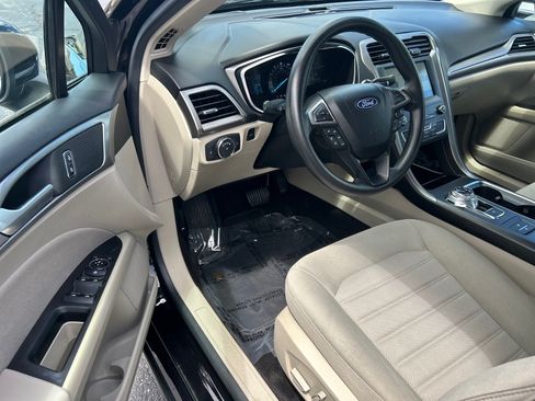 Certified 2020 Ford Fusion SE FWD image 7