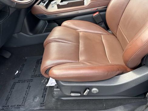 Used 2025 Lincoln Navigator L Reserve AWD/4WD image 15