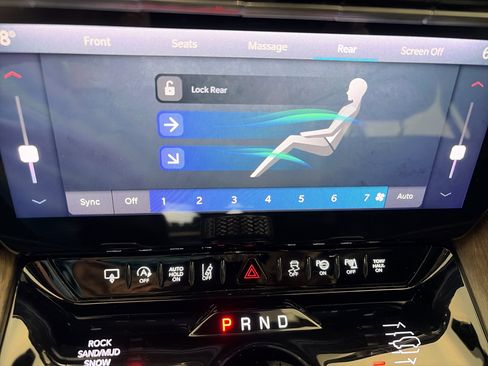 Used 2023 Jeep Grand Wagoneer L Series II image 33